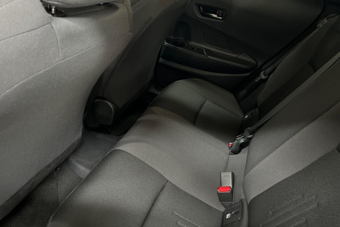 Toyota C-HR Beställningsbil 2025, bild 4/10