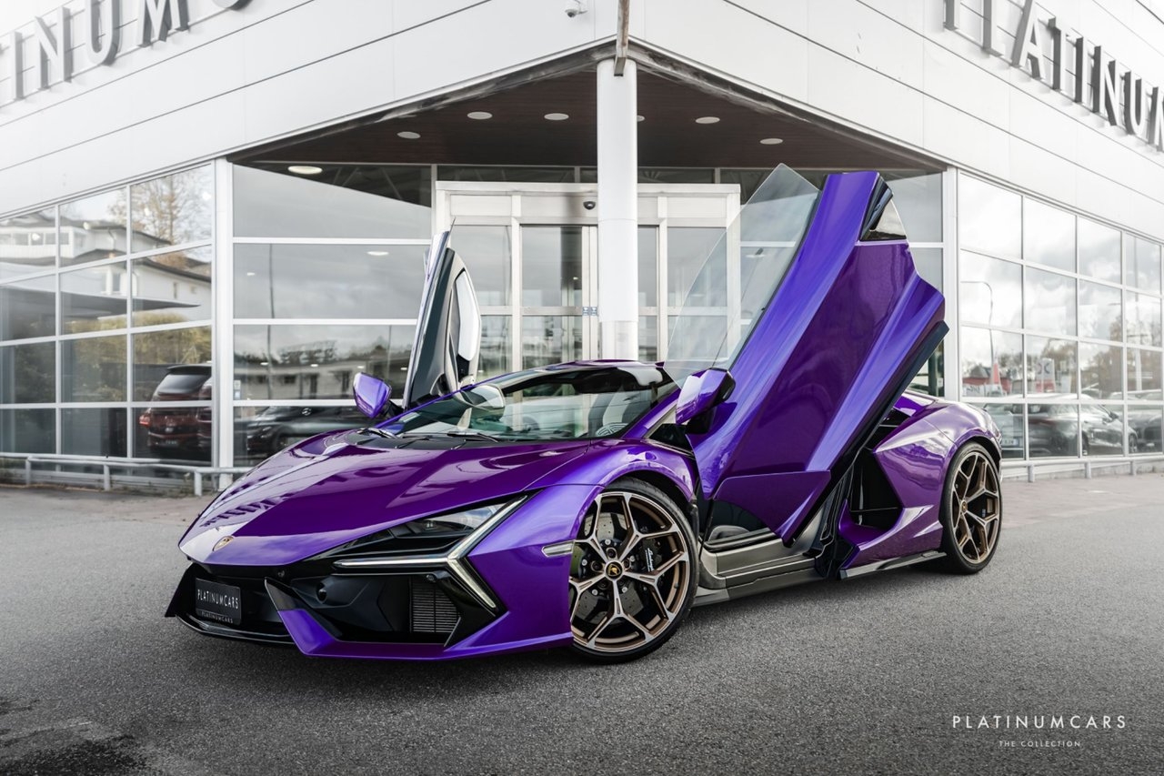 Lamborghini Revuelto