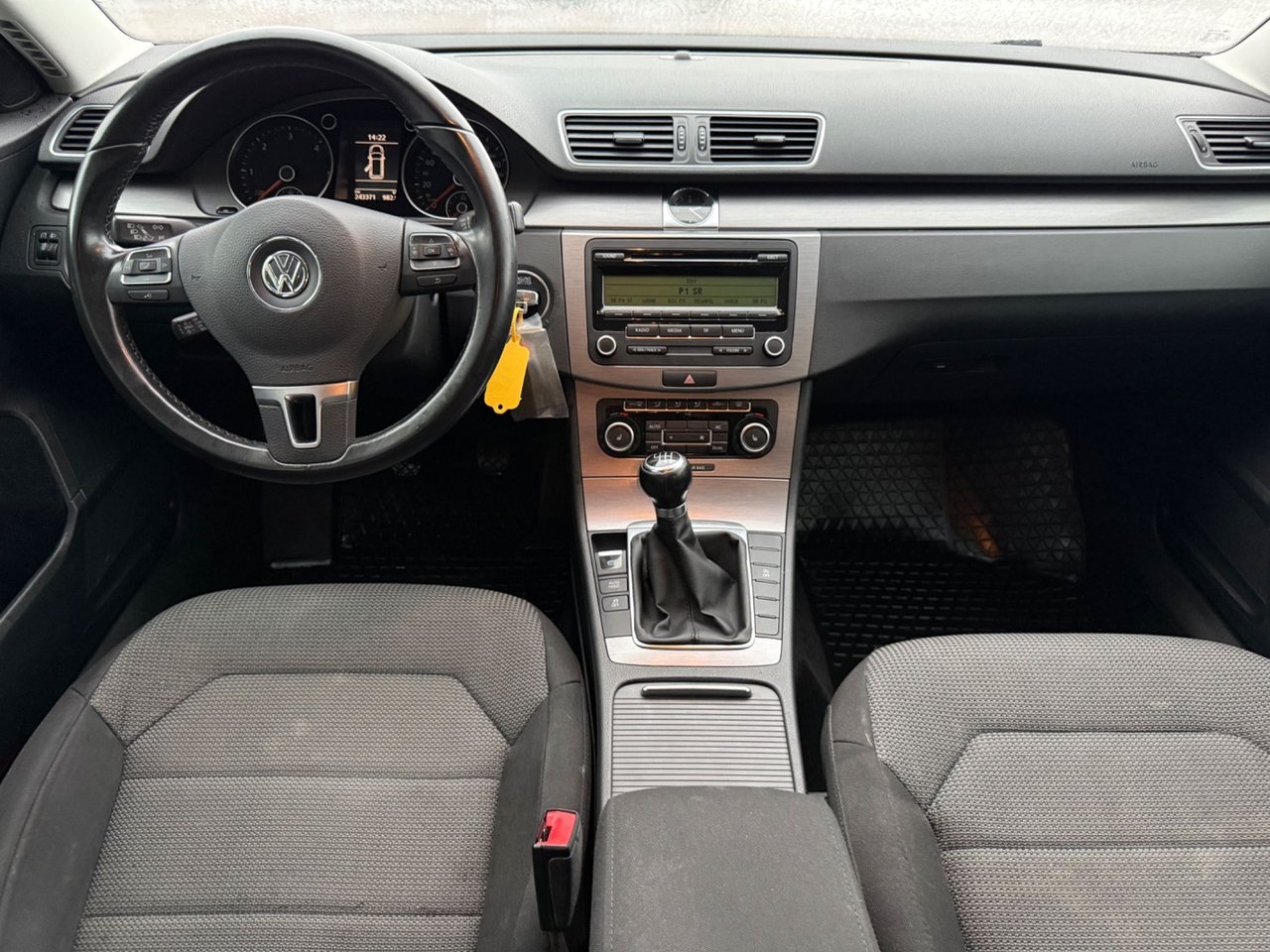 Volkswagen Passat 2011, bild 7/8