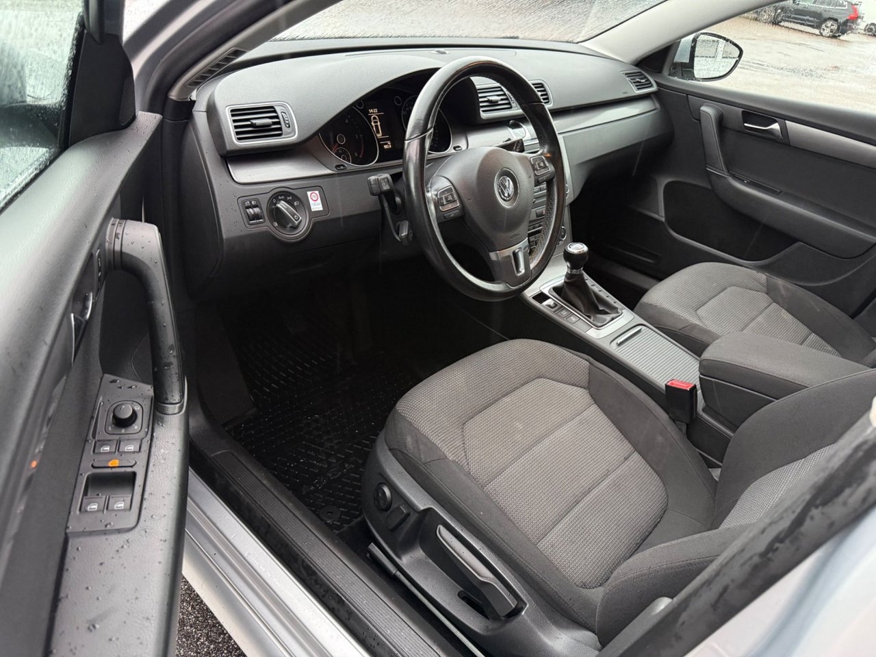 Volkswagen Passat 2011, bild 6/8