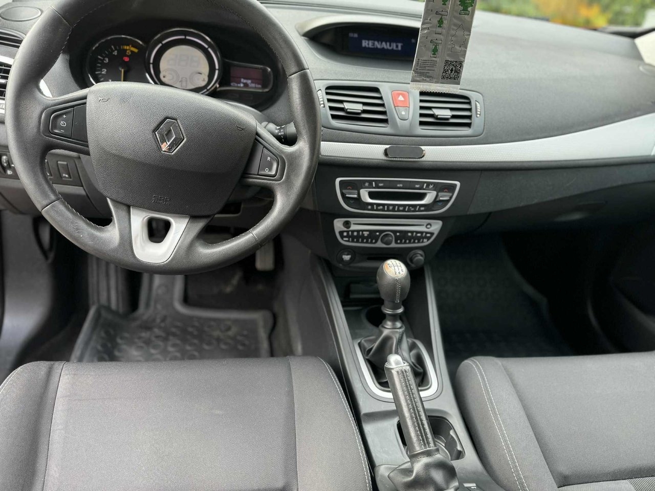 Renault Megane Coupé 1.5 dCi Euro 5 2011, bild 6/9