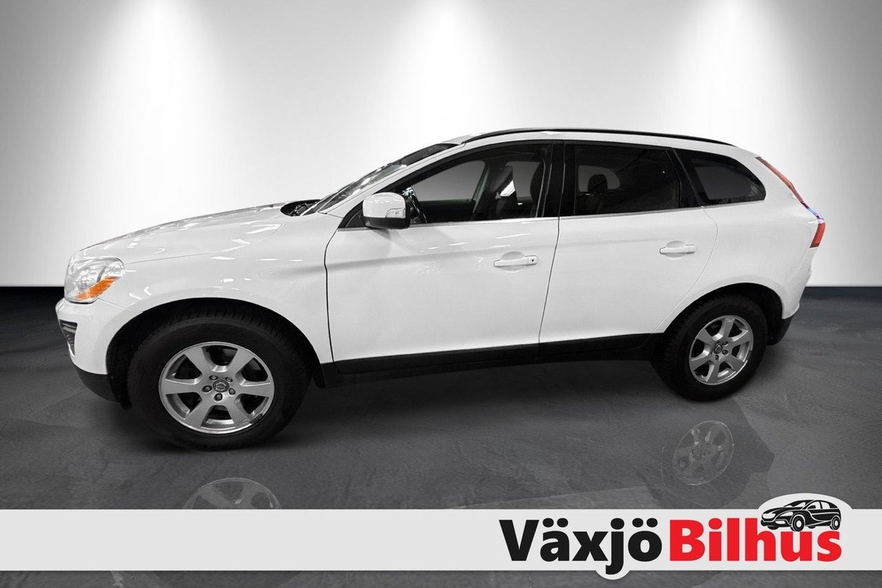 Volvo XC60 D3 Geartronic Momentum 2011, bild 2/12
