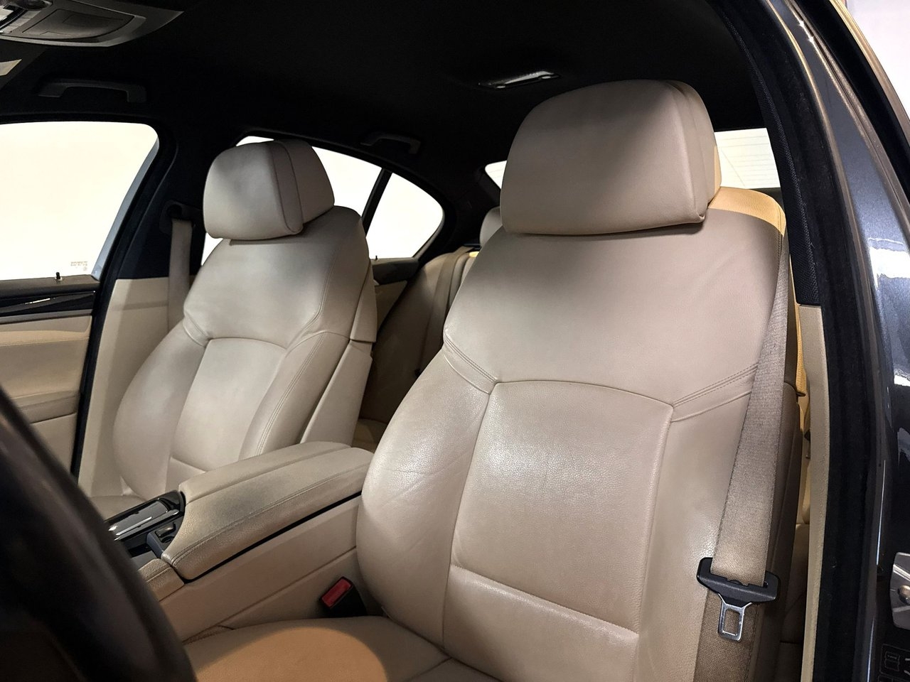 BMW 520 2011, bild 6/10
