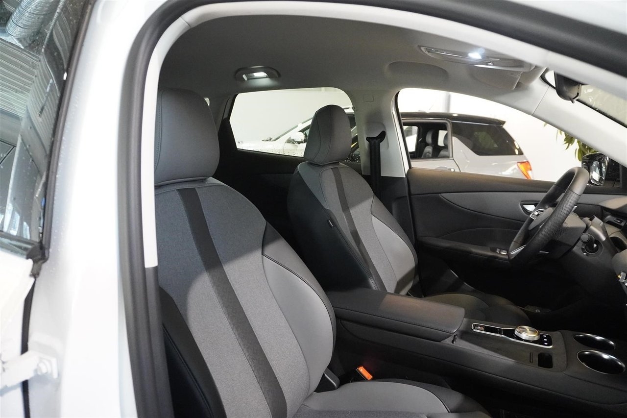 MG S5 EV Long Range 2025, bild 7/8