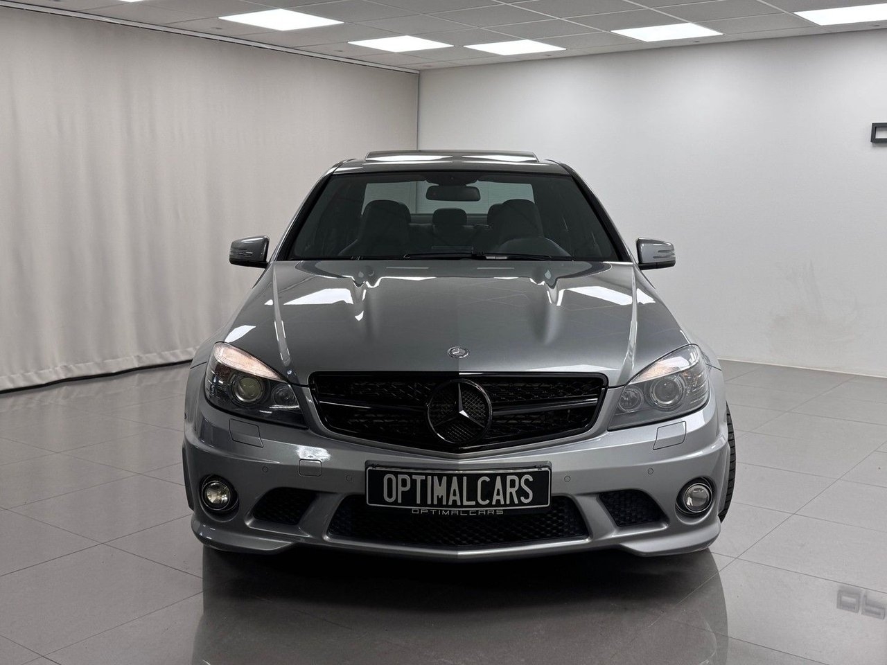 Mercedes-Benz C 63 AMG Svensksåld Lågmil 2011, bild 3/10