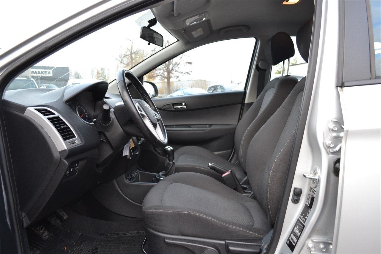 Hyundai i20 5-dörrar 1.4 101hk Select 2011, bild 6/20