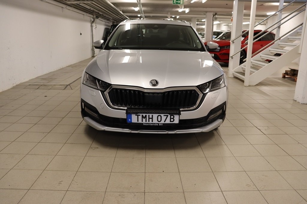 Skoda Octavia 2022, bild 2/10
