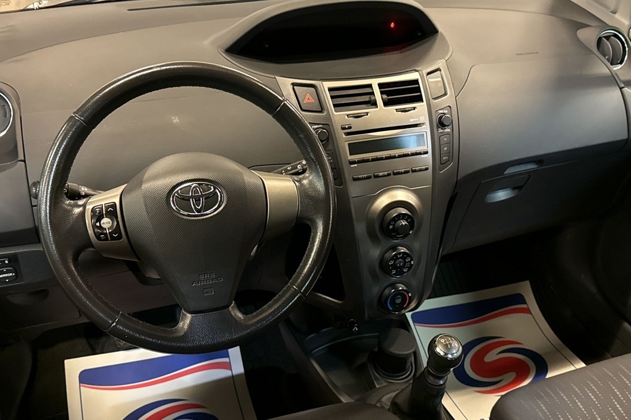 Toyota Yaris 1.33 Dual VVT-i Euro 4 2009, bild 6/8