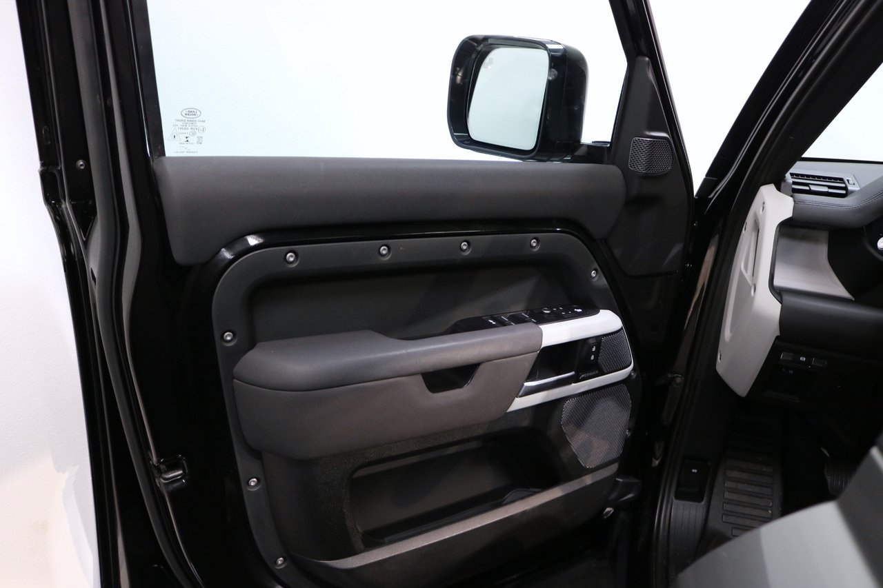 Land Rover Defender 110 P400 MHEV 2020, bild 7/10