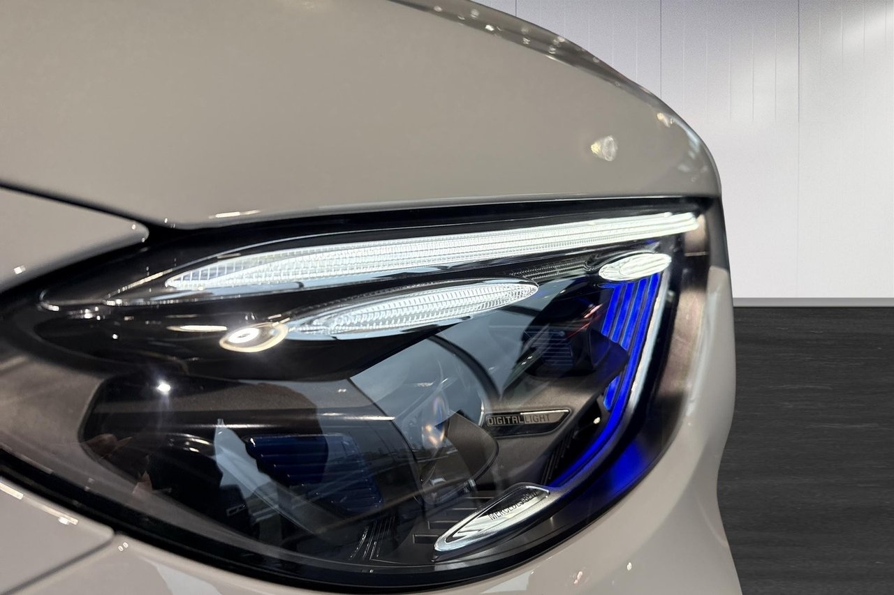 Mercedes-Benz GLC 300de 4Matic 2026, photo 6/10