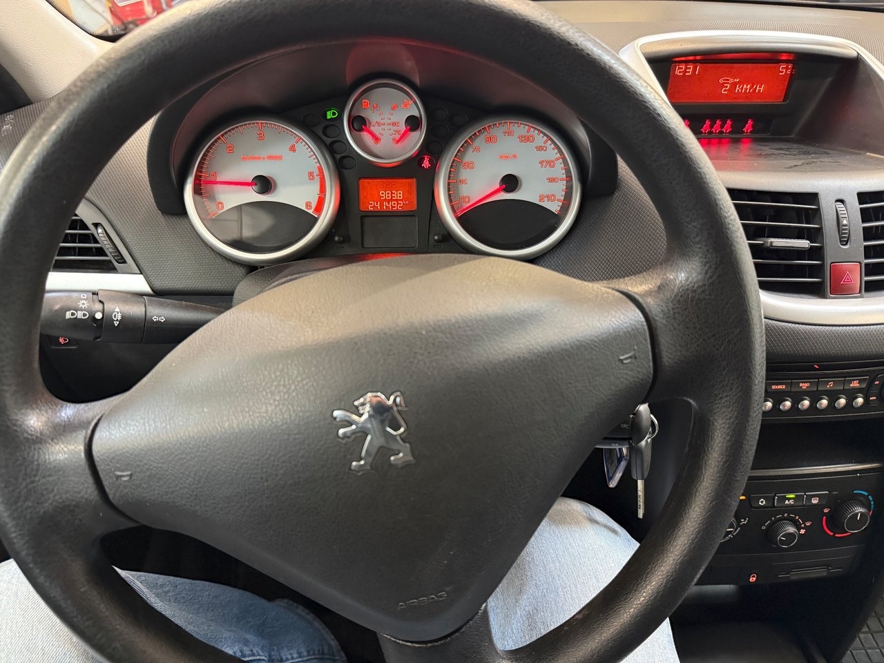 Peugeot 207 5-dörrar 1.4 HDi Euro 5 2010, bild 6/10
