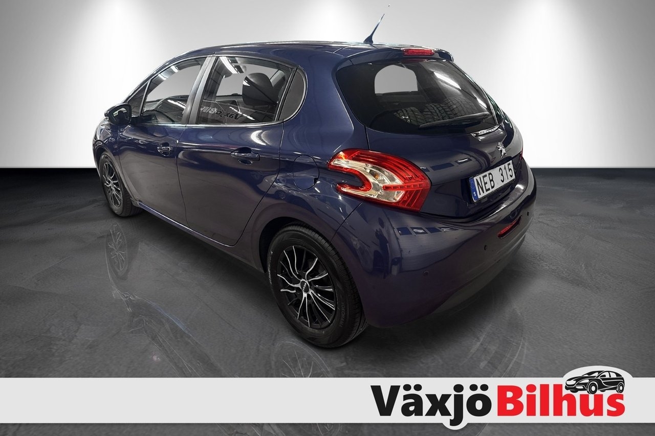 Peugeot 208 5-dörrar 1.2 VTi 2012, bild 2/10