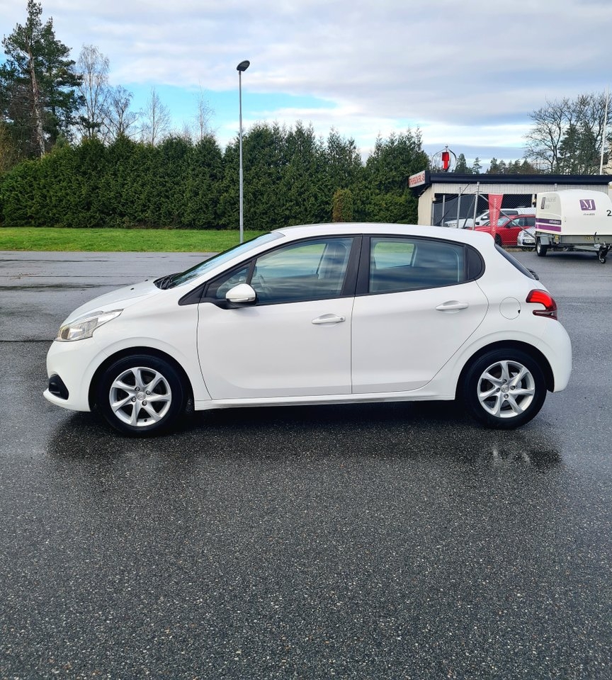 Peugeot 208 5-dörrar 1.2 Active PureTech 2017, kuva 2/12