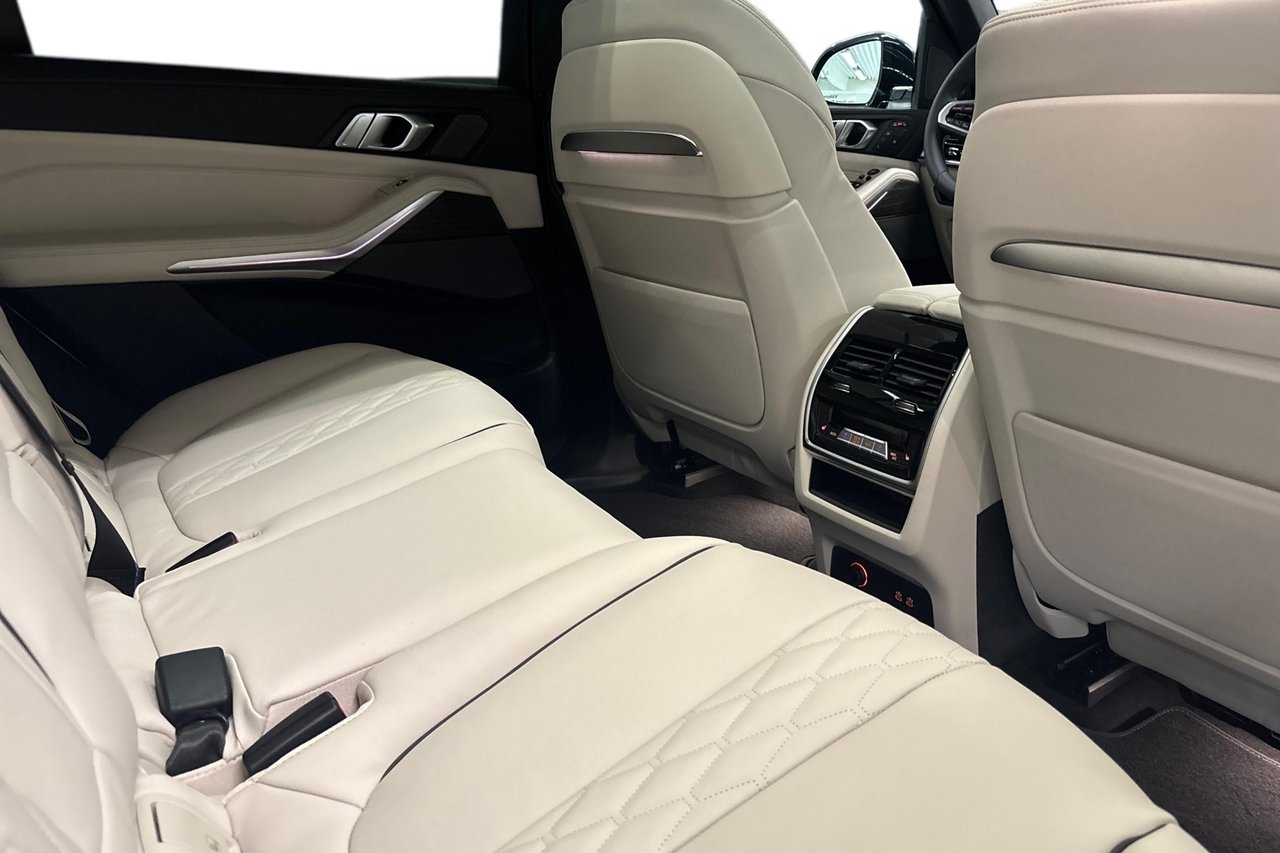 BMW X7 xDrive 40d M-Sport Pro 2026, kuva 7/10