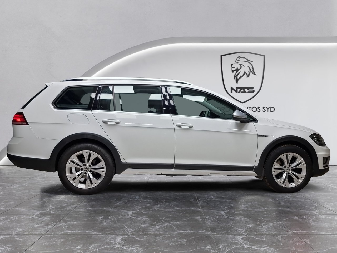 Volkswagen Golf 2019, kuva 6/10