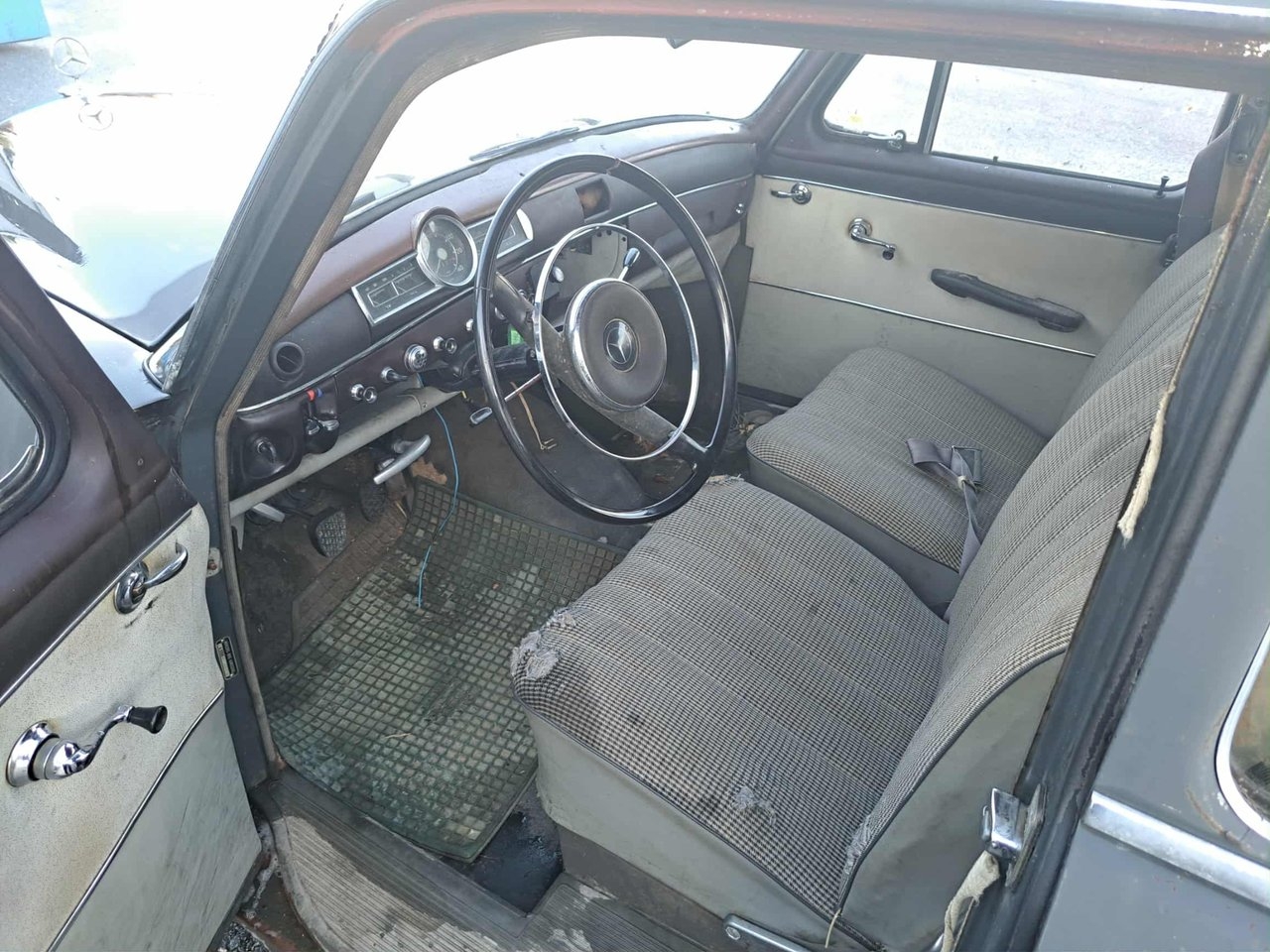 Mercedes-Benz 190 DB 4 D 1960, photo 6/10