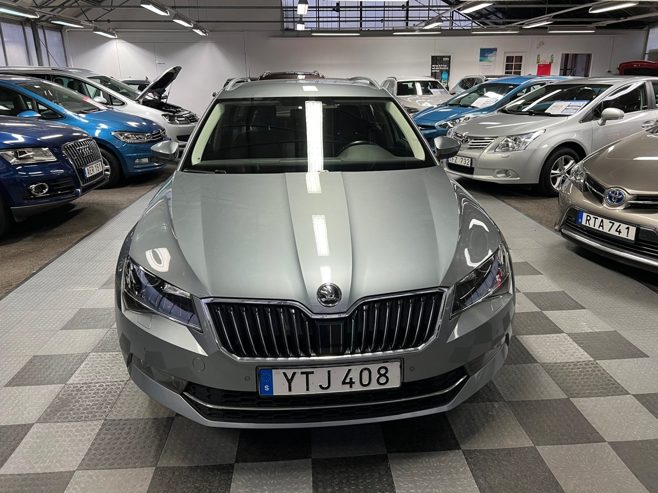 Skoda Superb Kombi 2.0 TDI SCR Style 2018, kuva 6/17