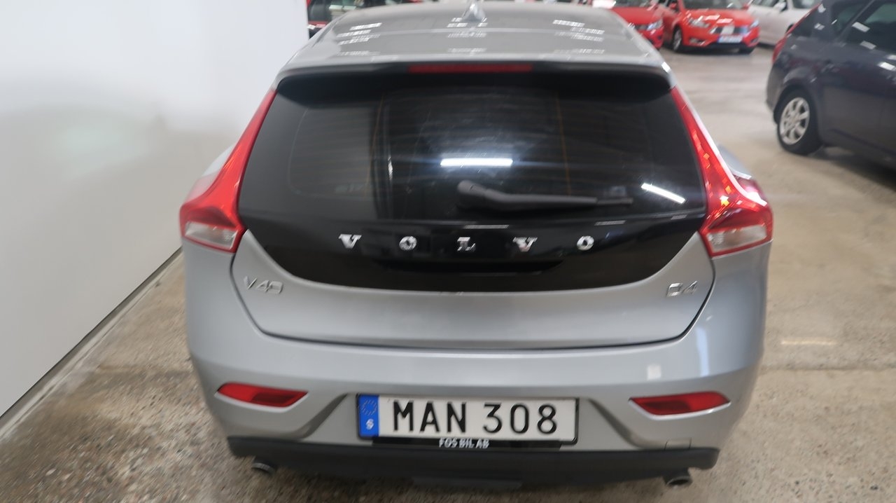 Volvo V40 D4 2016, kuva 5/10