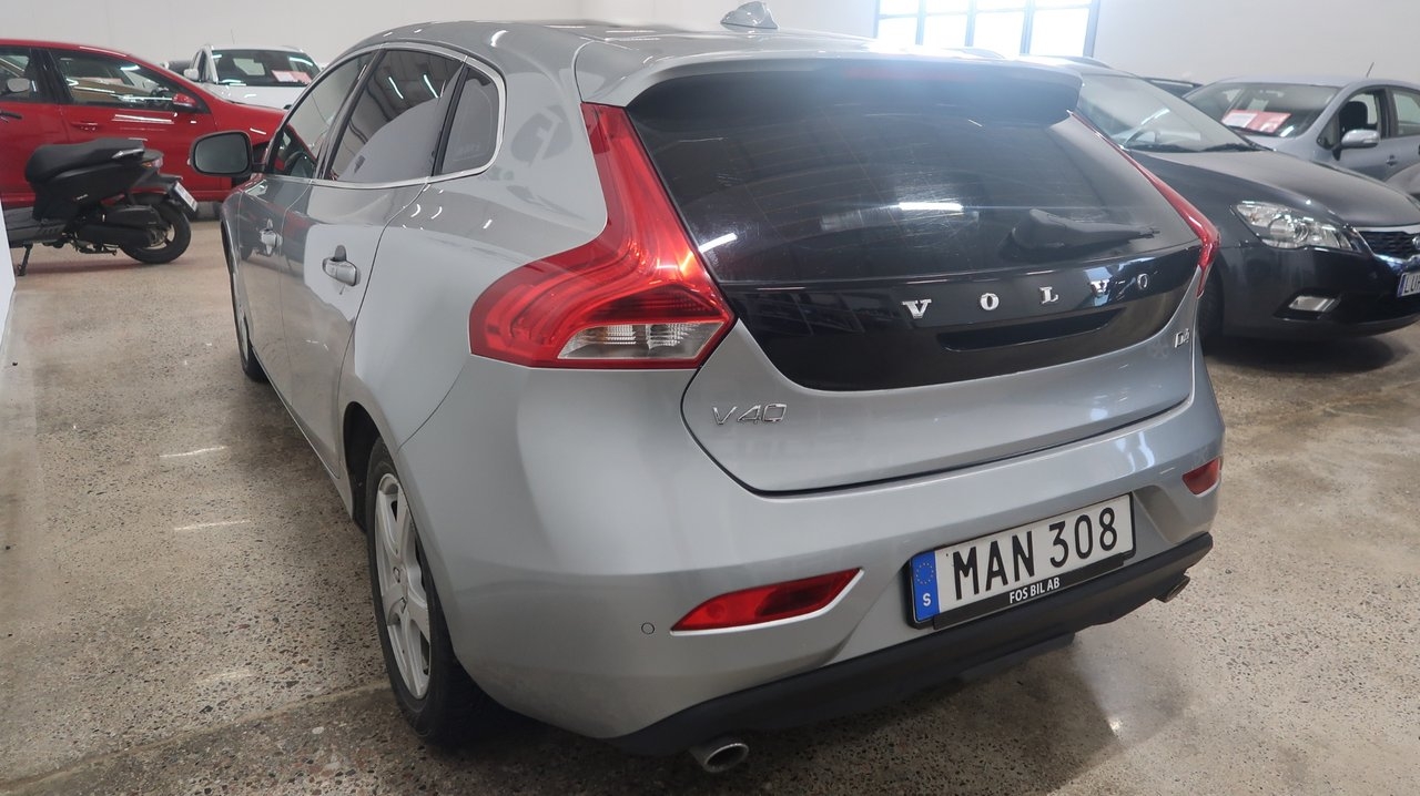 Volvo V40 D4 2016, kuva 6/10