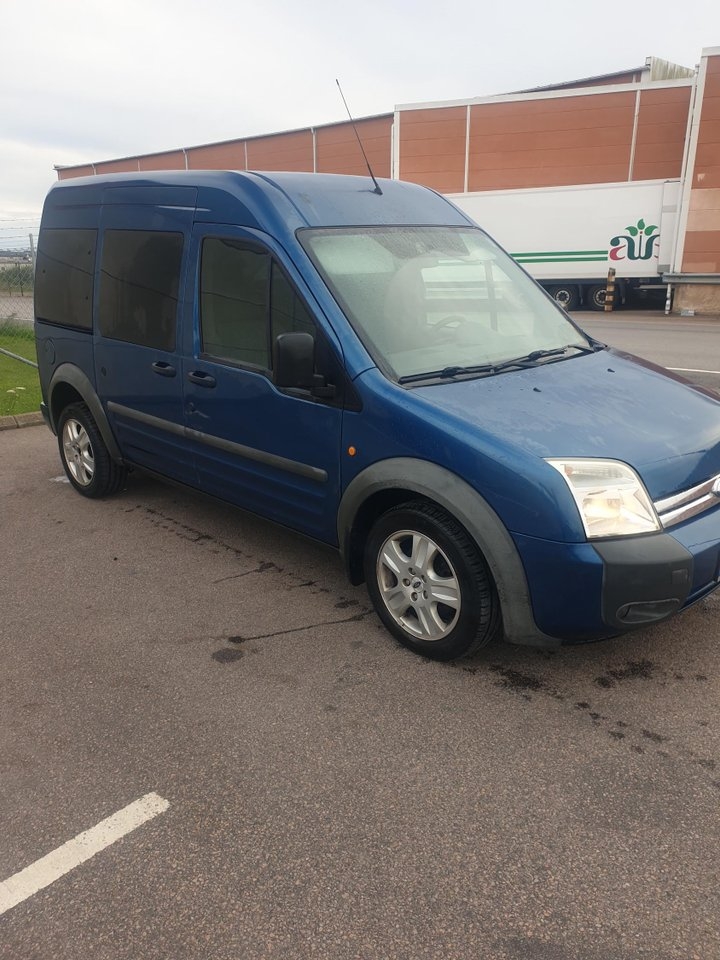 Ford Tourneo Connect 2007, photo 2/4