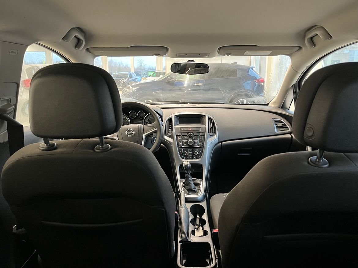 Opel Astra 2013, kuva 7/8