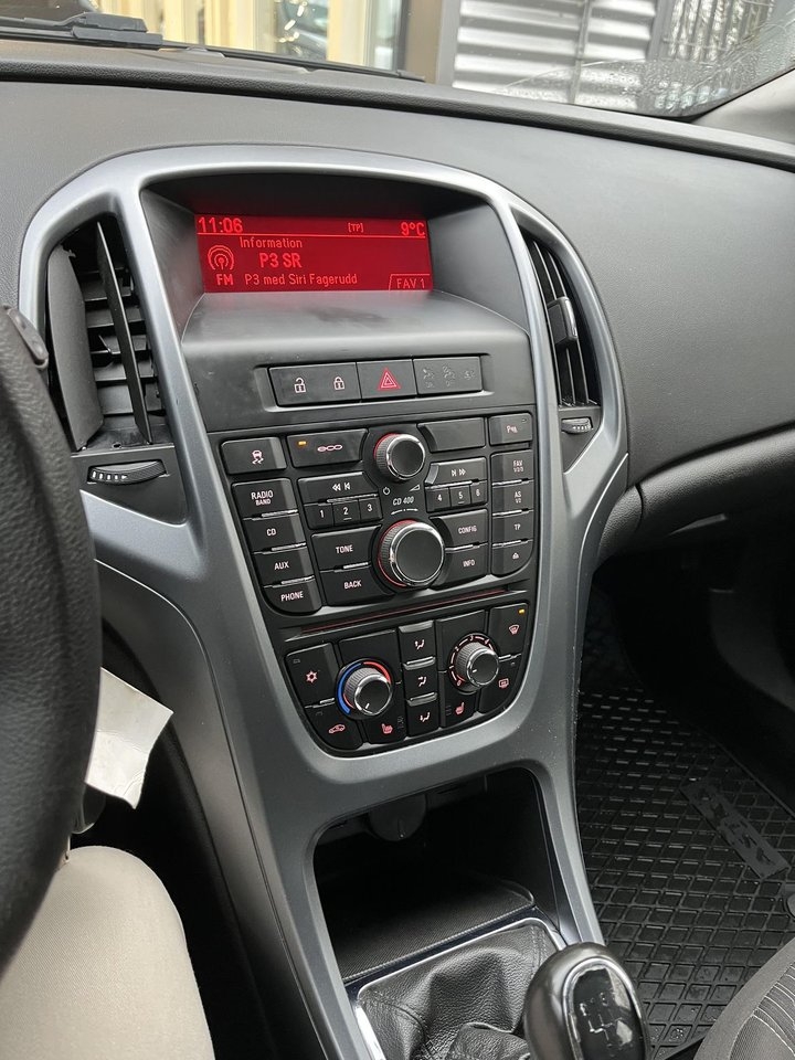 Opel Astra 2013, kuva 6/8