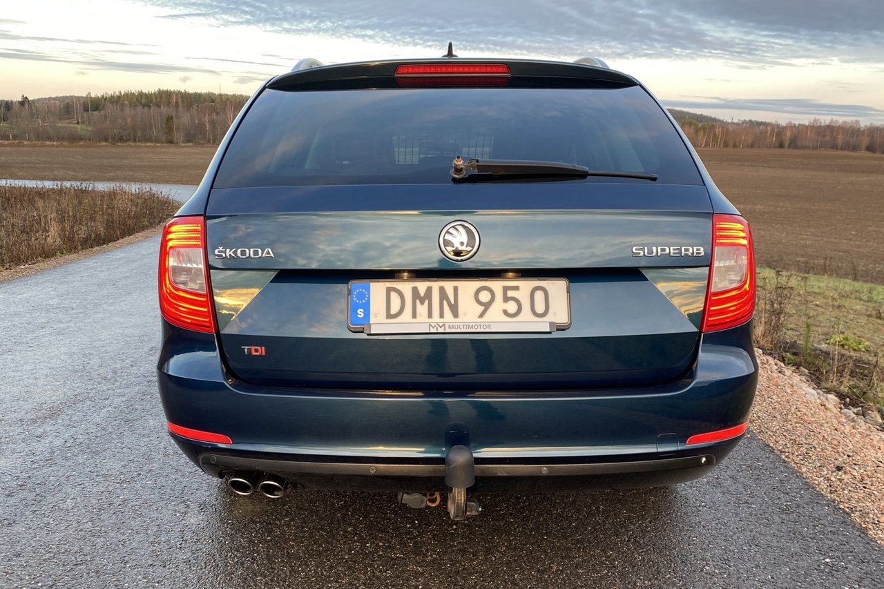 Skoda Superb Kombi 2.0 TDI 4WD Elegance 2015, bild 4/14