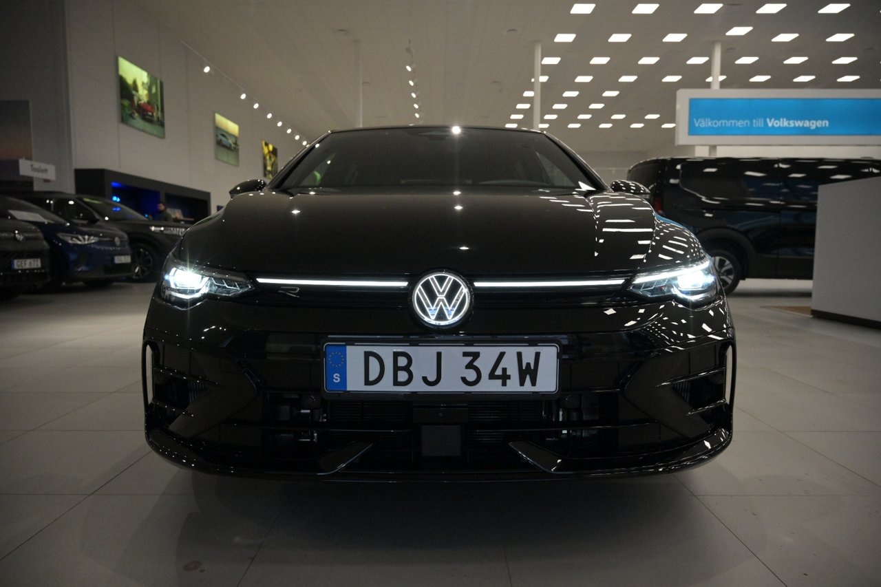 Volkswagen Golf VIII R 333 hk 2026, bild 3/10