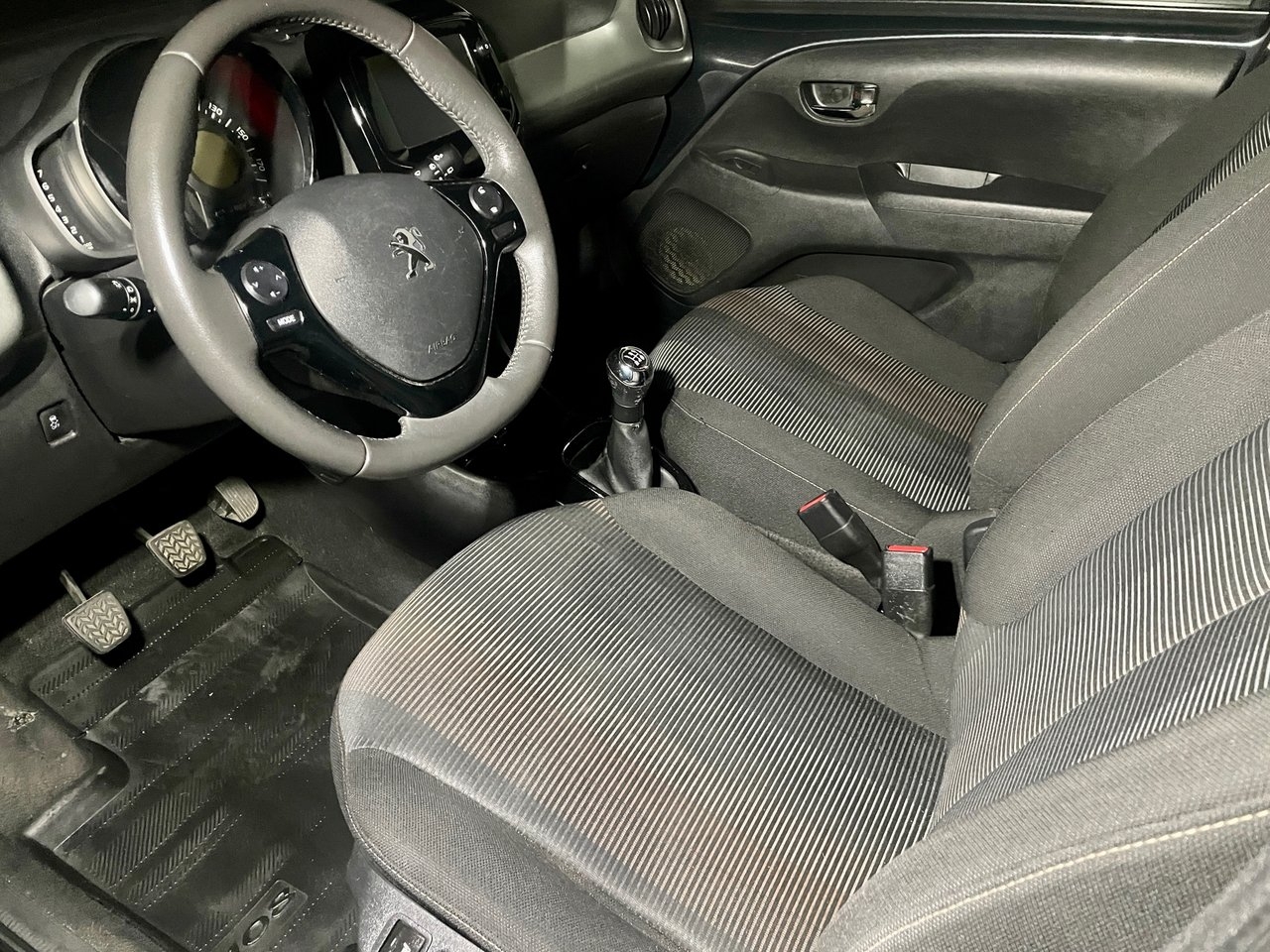 Peugeot 108 1.0 VTi Cab 2015, bild 7/17