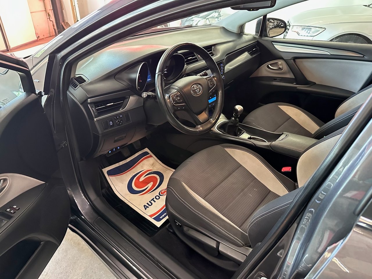 Toyota Avensis 2015, bild 7/14