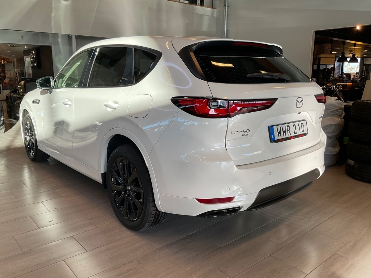 Mazda CX-60 PHEV 327 hk AWD PANO COSO 2024, bild 5/18