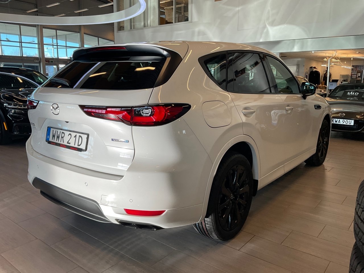 Mazda CX-60 PHEV 327 hk AWD PANO COSO 2024, bild 4/18