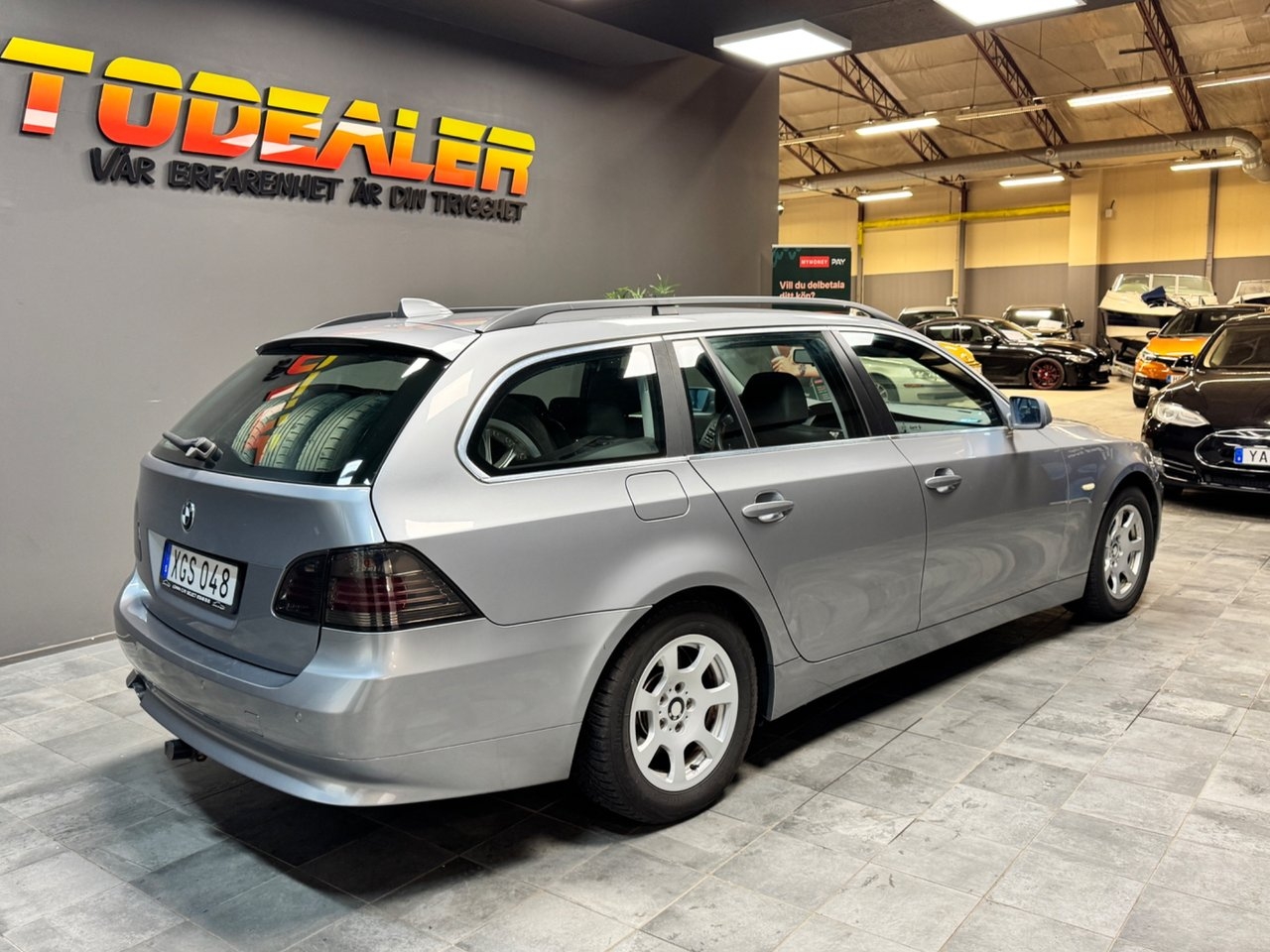 BMW 525 i Touring 218hk 2006, kuva 2/11