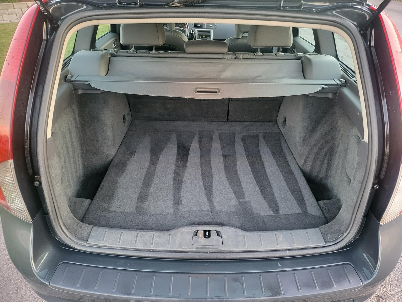 Volvo V50 2.0 D Momentum 2009, kuva 7/7