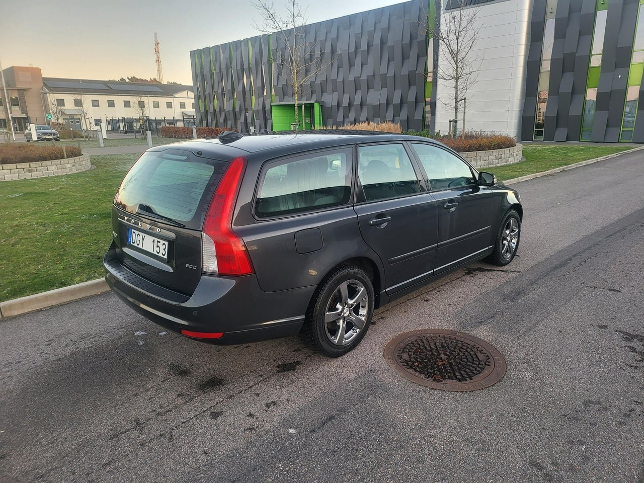 Volvo V50 2.0 D Momentum 2009, kuva 3/7