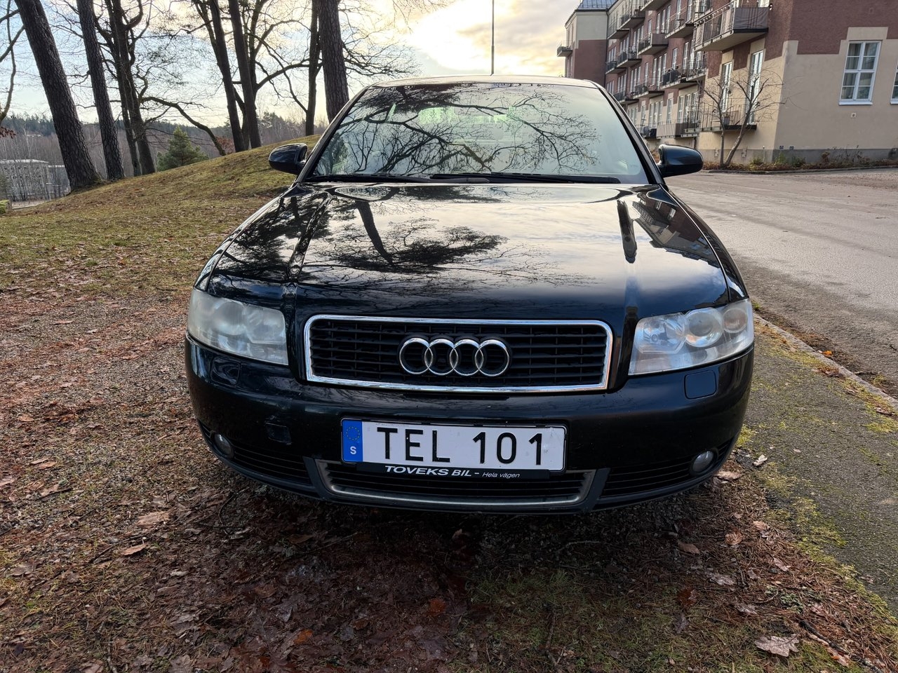 Audi A4 Sedan 2.4 V6 / V-hjul 2002, photo 3/9
