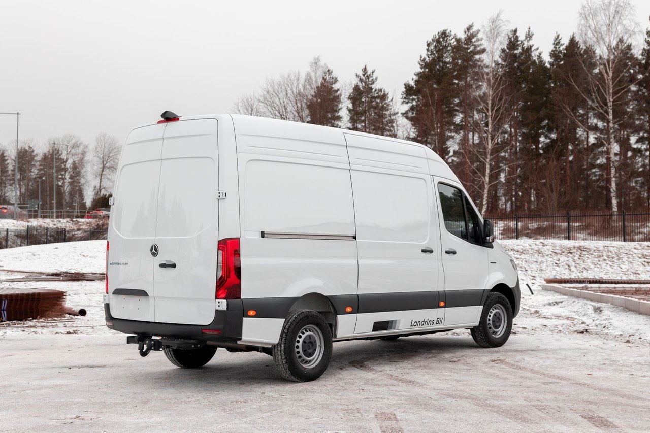 Mercedes-Benz eSprinter 320 81 kWh 2025, kuva 2/9