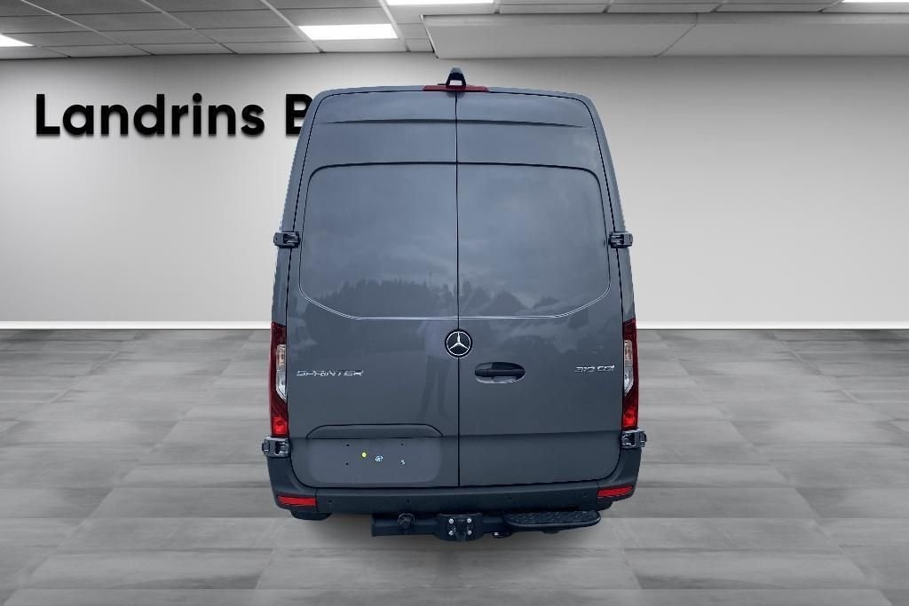 Mercedes-Benz Sprinter 2025, photo 5/10