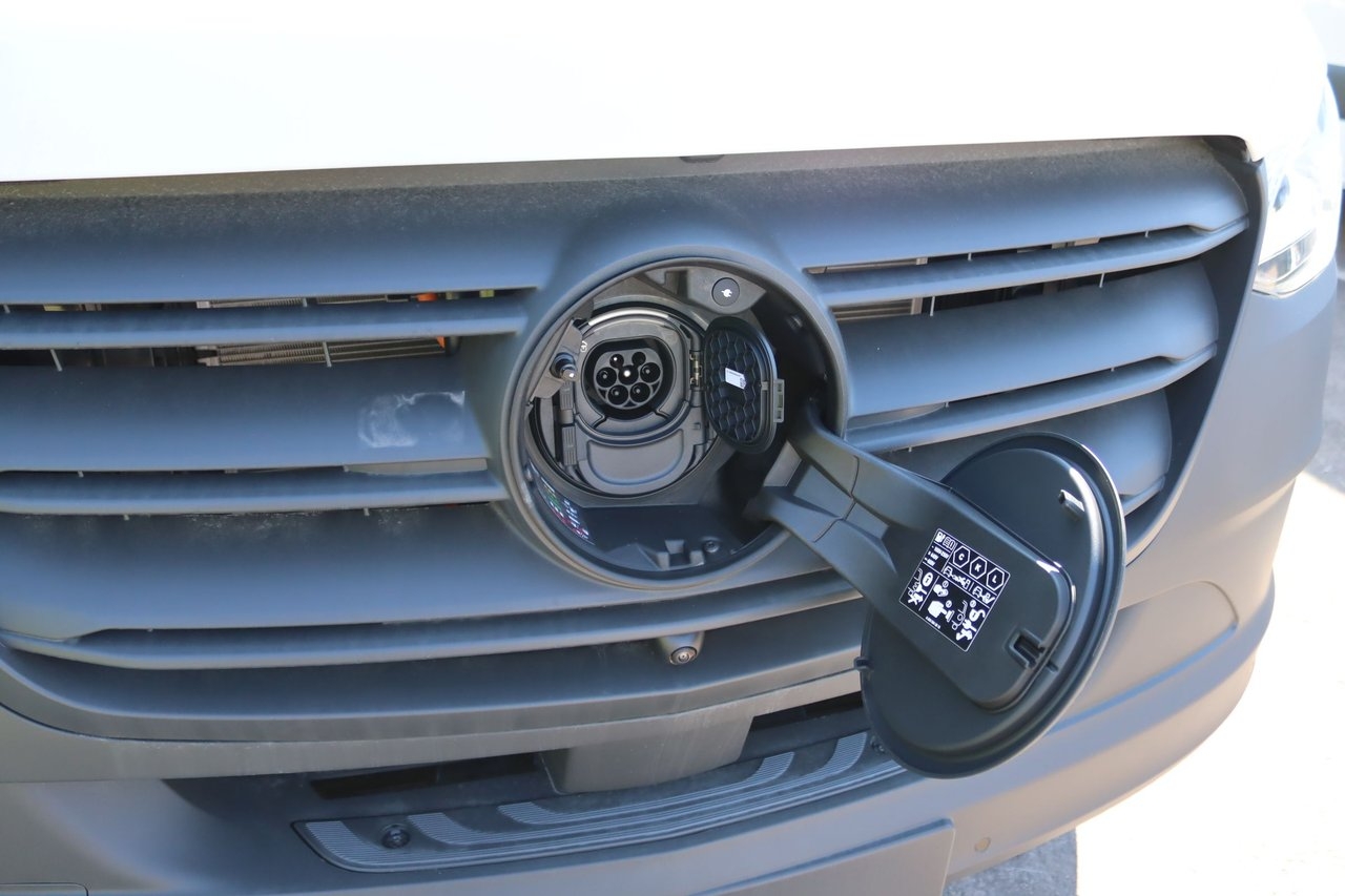 Mercedes-Benz eSprinter 2025, bild 4/5