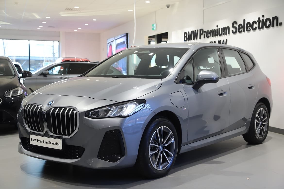 BMW 225