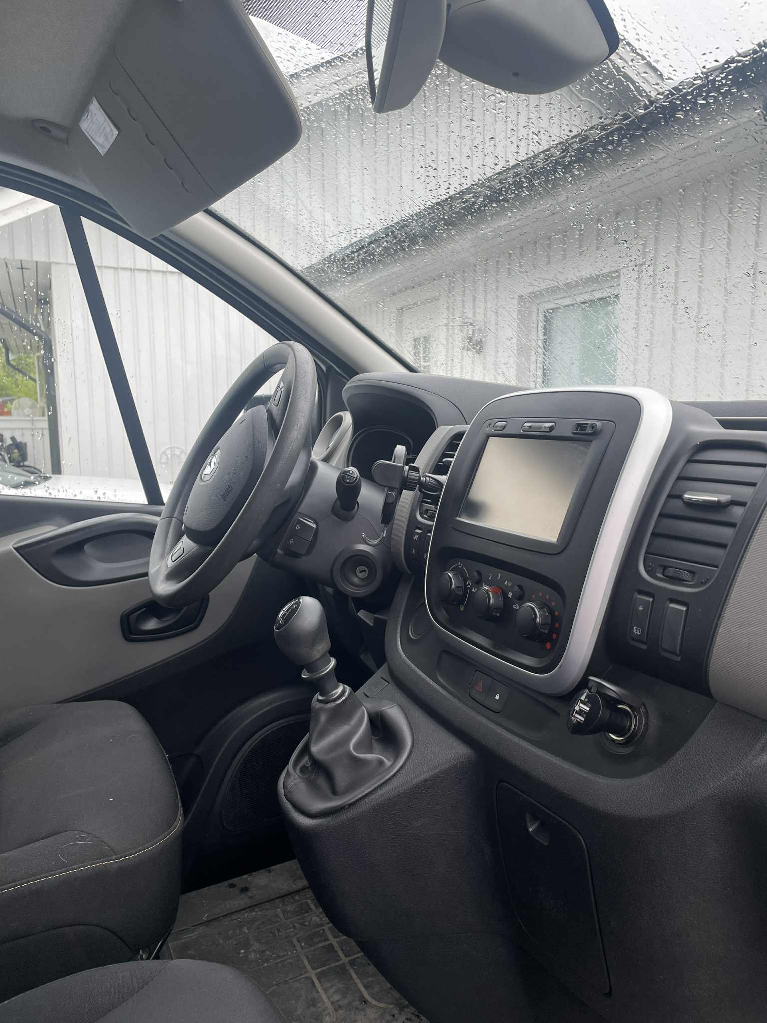 Renault Trafic 2015, kuva 3/6