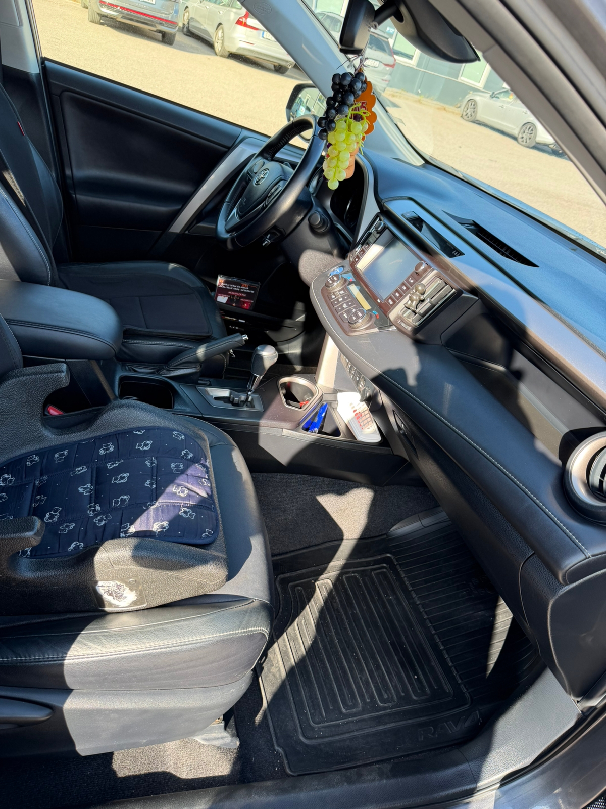 Toyota RAV4 2016, bild 8/8
