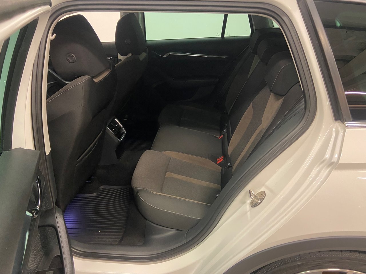 Skoda Octavia 2021, bild 3/8