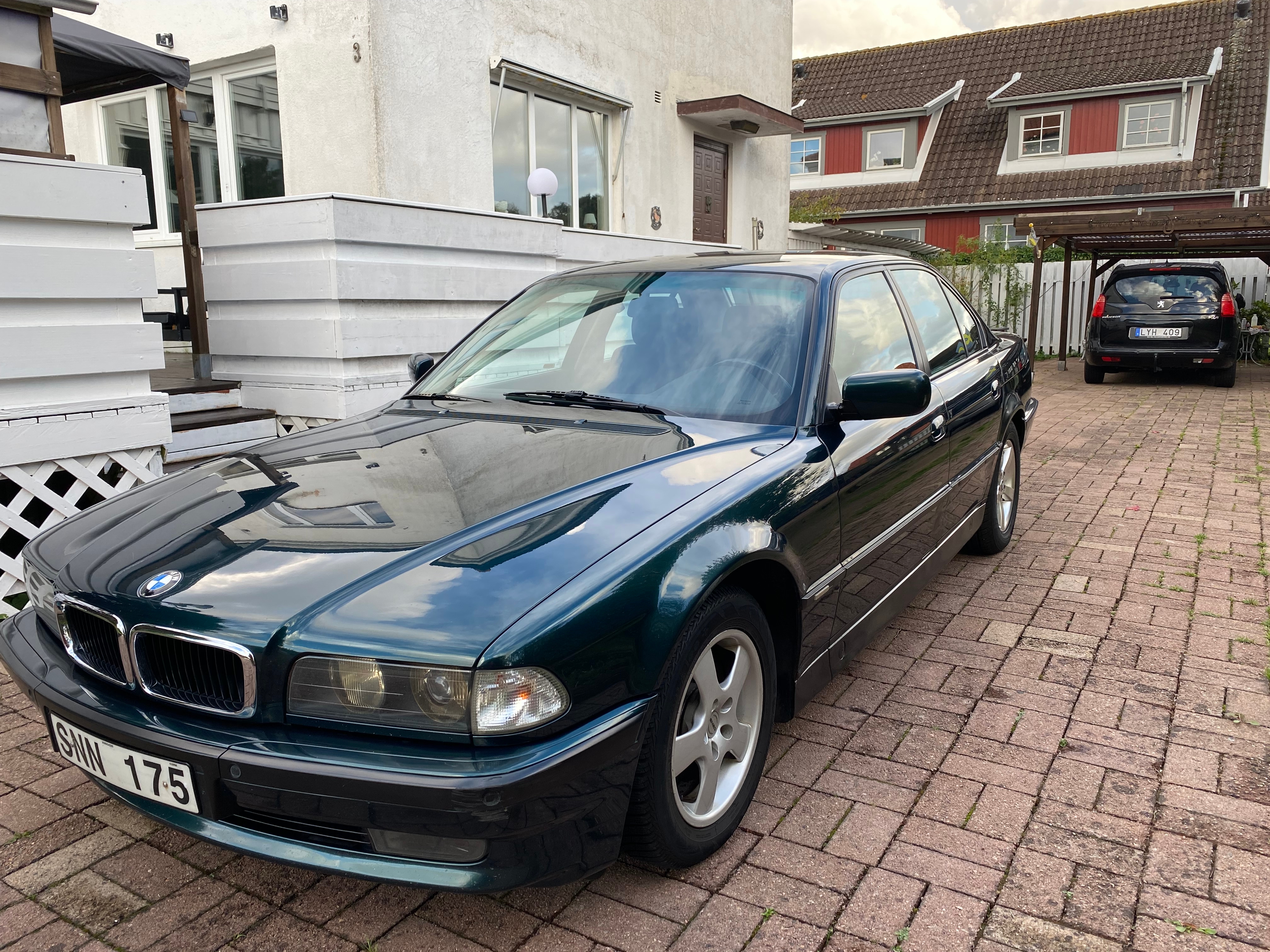 BMW 740