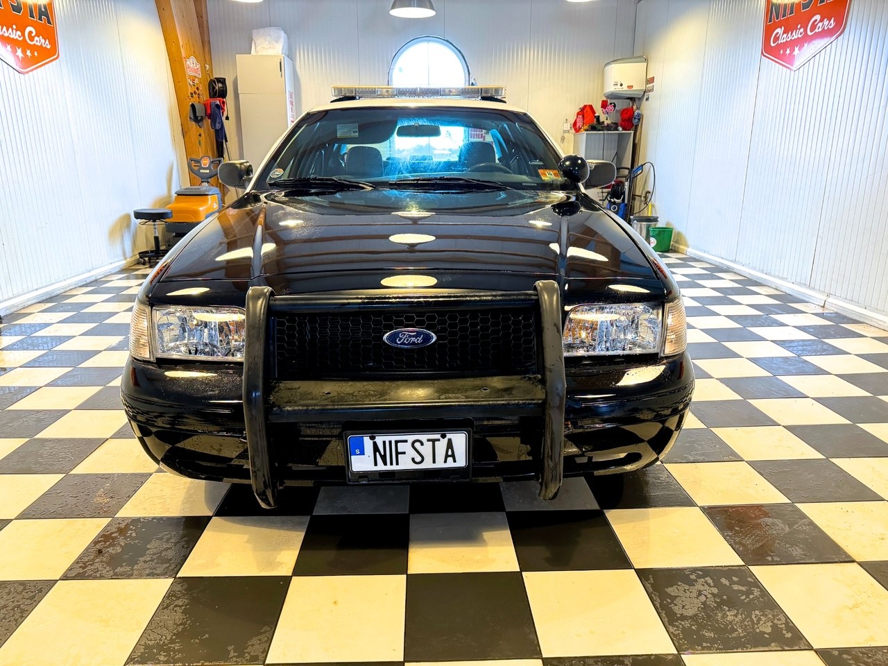 Ford Crown Victoria 2002, kuva 5/10