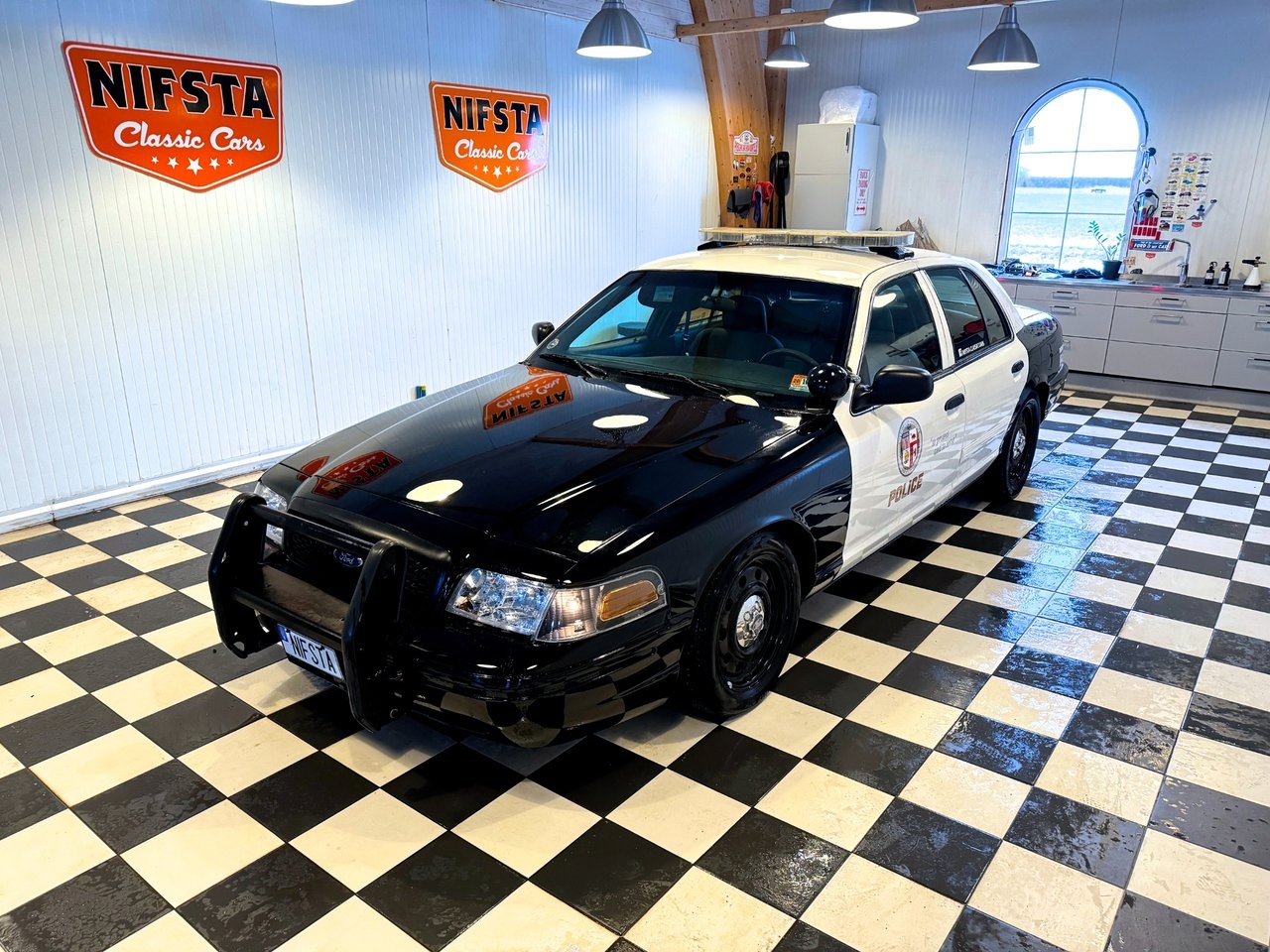 Ford Crown Victoria