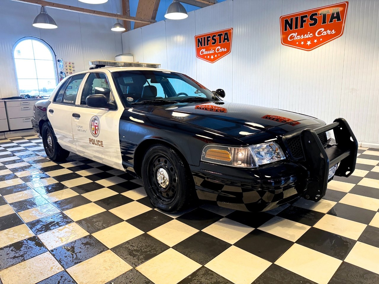 Ford Crown Victoria 2002, kuva 7/10