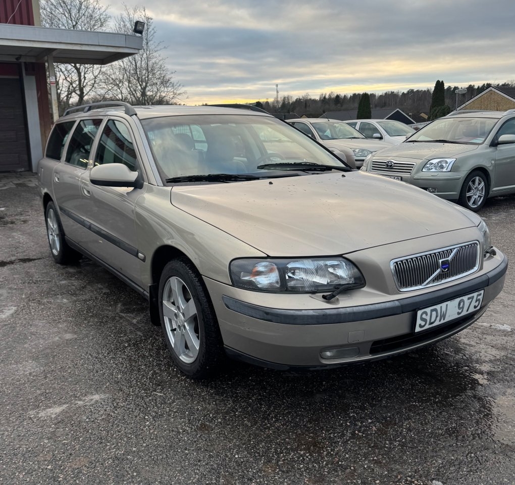 Volvo V70 2.4 T Med, Dragkrok 200 Hk 2001, kuva 2/10
