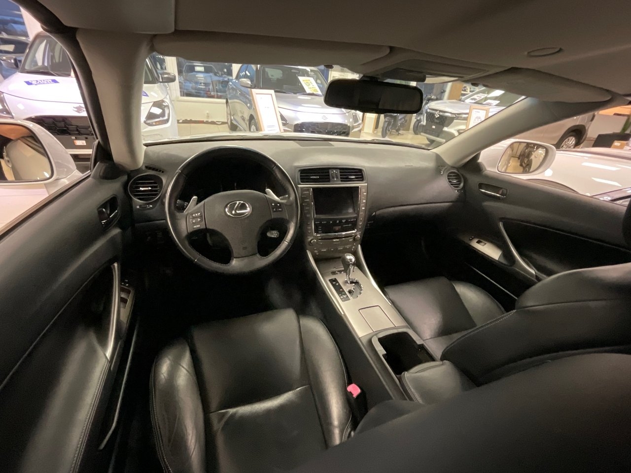 Lexus IS 250 C 2.5 V6 Cab 2010, photo 5/10
