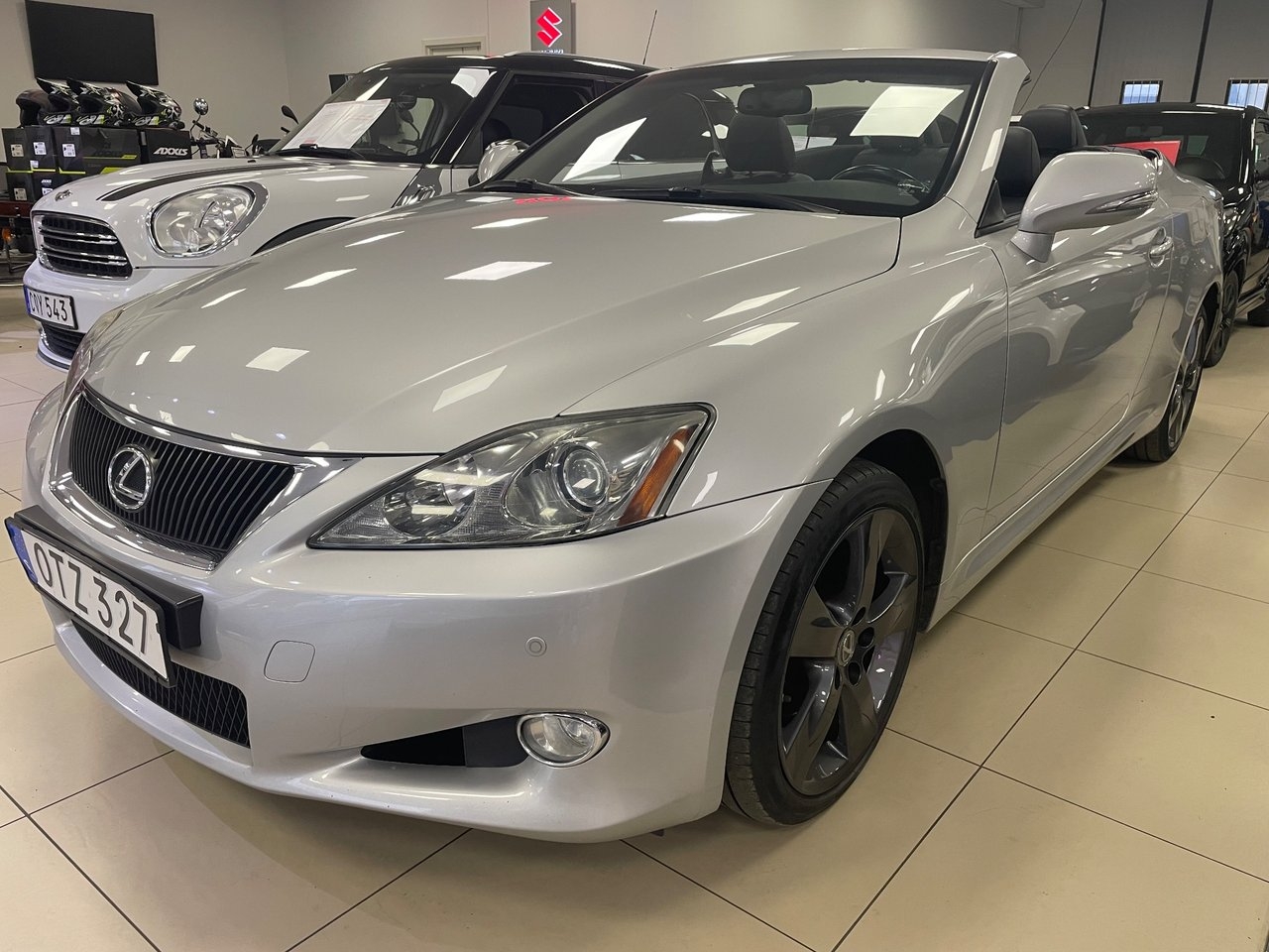 Lexus IS